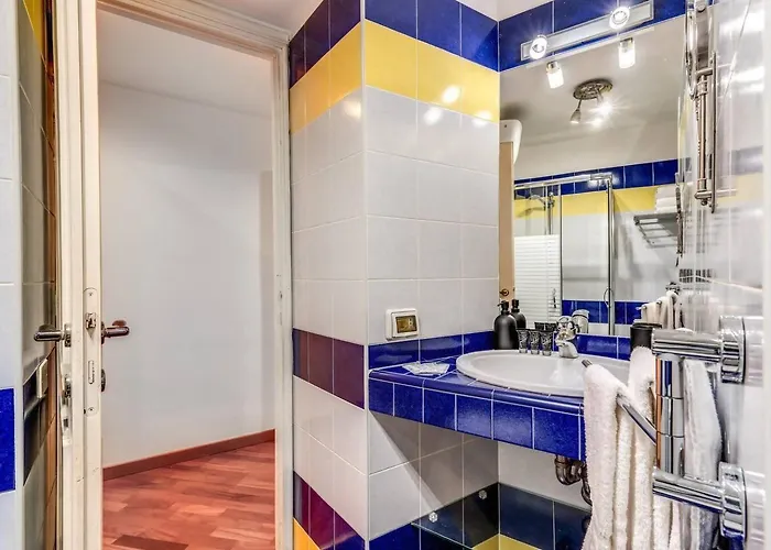 Splendid Flat On The Tiber River