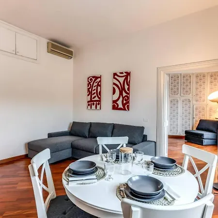 Splendid Flat On The Tiber River דירה *