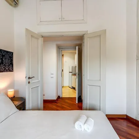 Splendid Flat On The Tiber River דירה *