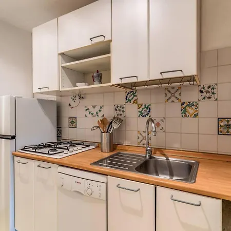 Splendid Flat On The Tiber River