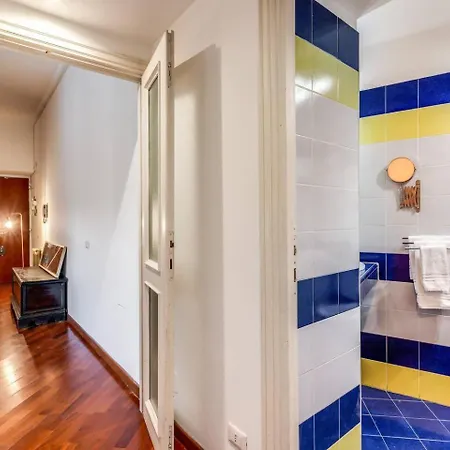 Splendid Flat On The Tiber River *