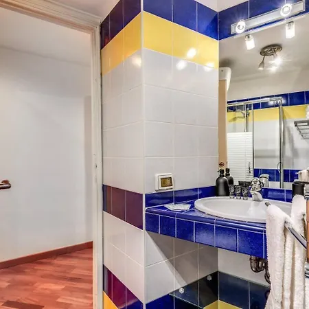 Splendid Flat On The Tiber River